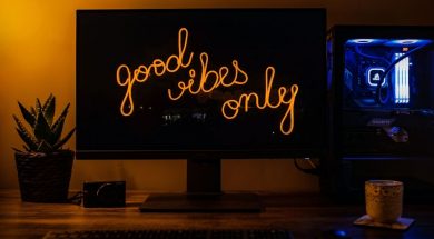 Good-Vibes-Only-sign-by-Andy-Holmes-Unsplash.jpg
